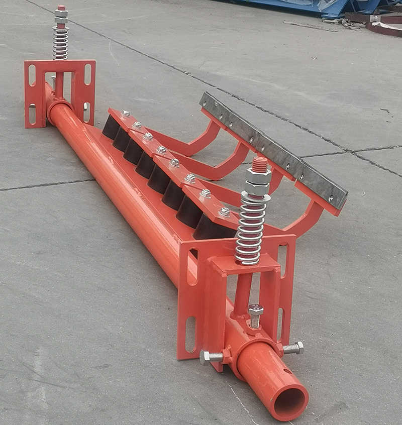 皮帶機(jī)清掃器有什么作用呢？皮帶輸送機(jī)必須安裝清掃器嗎